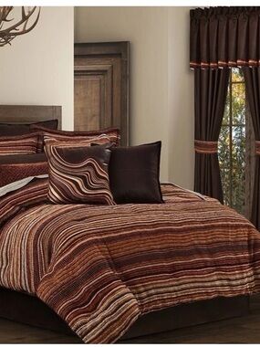 Five Queens Court Solstice 4-pc.
Comforter Set Sz KING  NEW